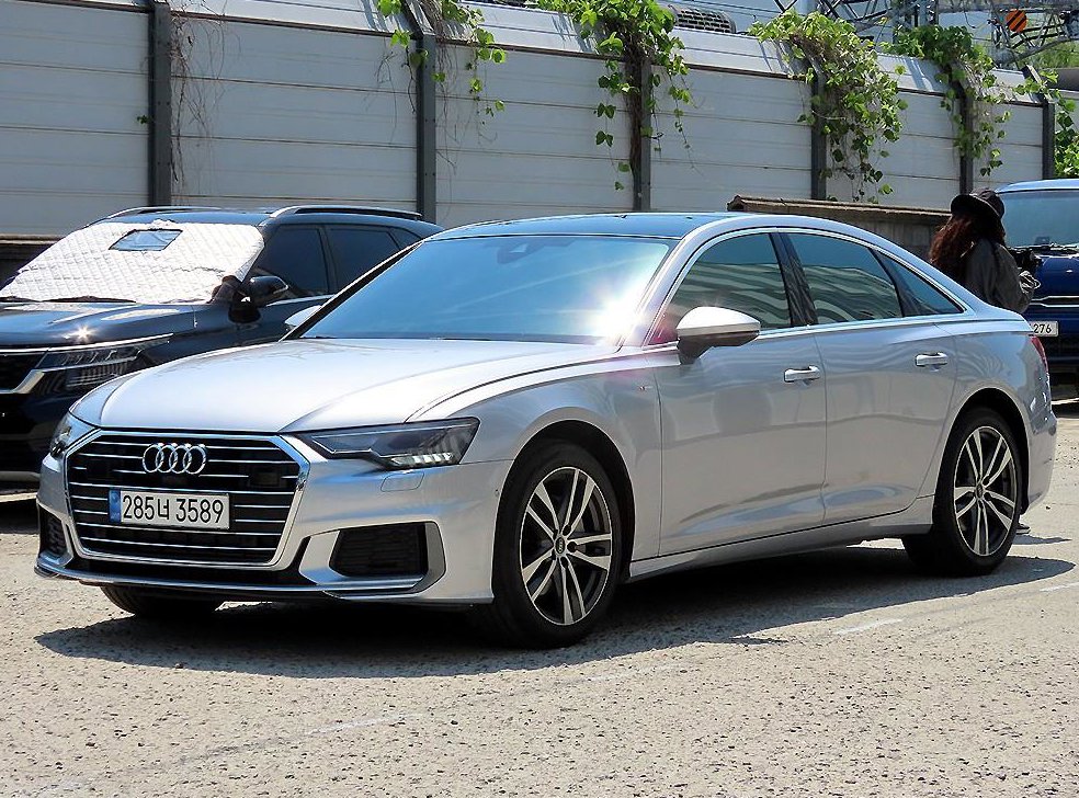 아우디 A6 45 TFSI 사진 2
