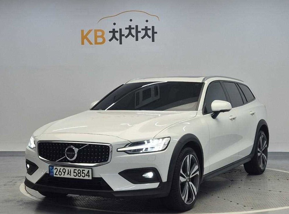 볼보 V60 2.0 B5 프로 AWD