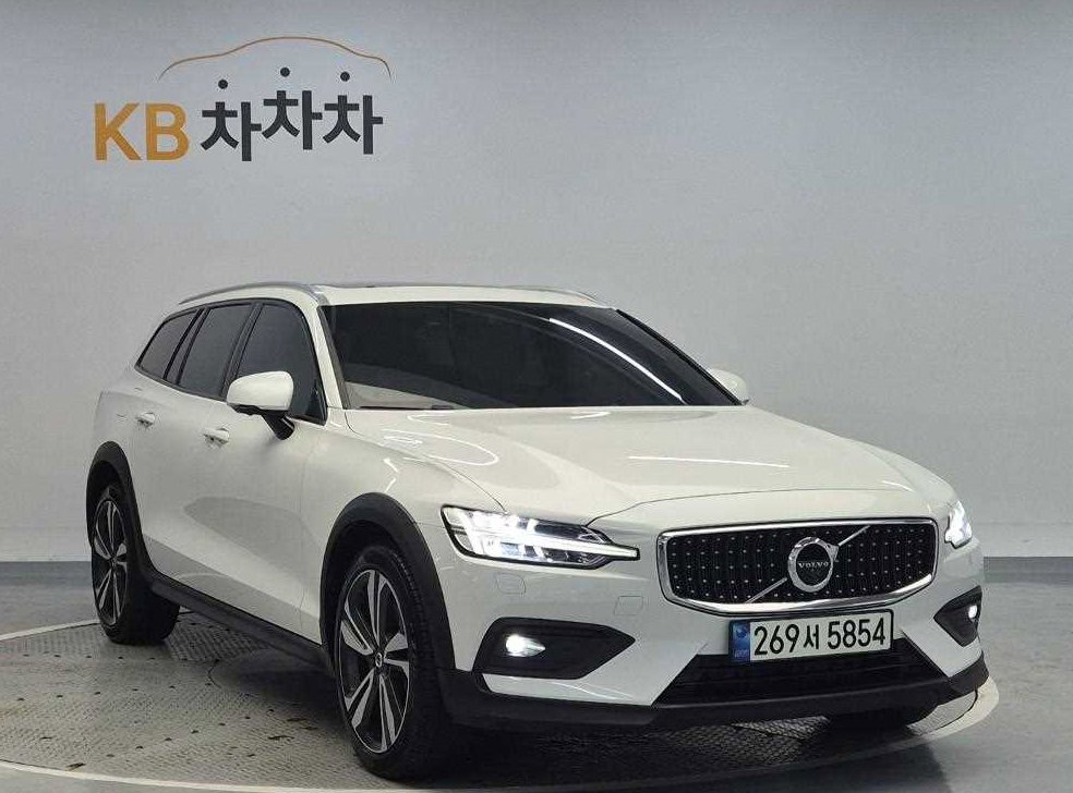 볼보 V60 2.0 B5 프로 AWD 사진 4