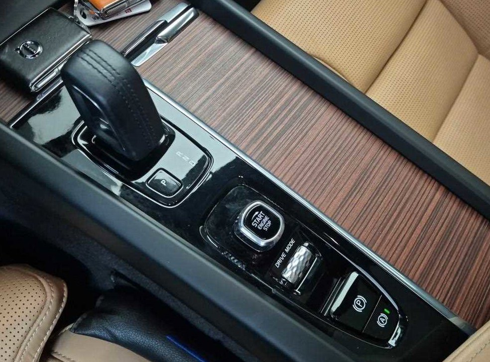볼보 V60 2.0 B5 프로 AWD 사진 8