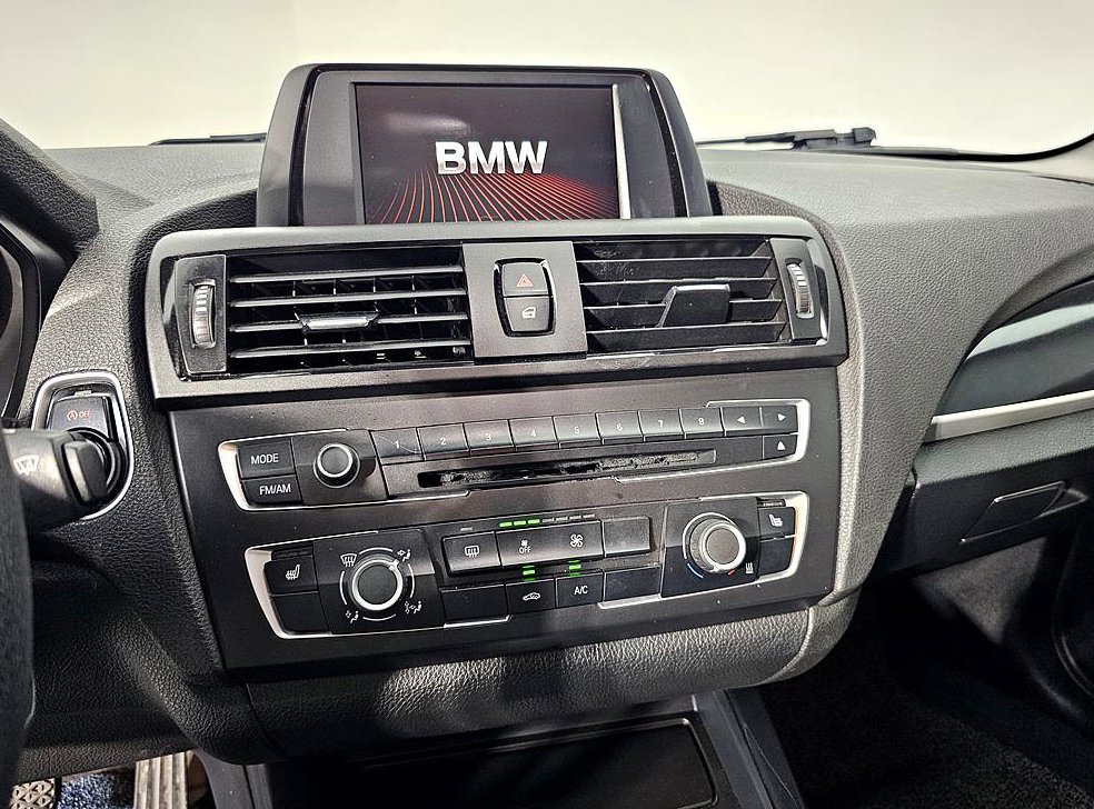 BMW 1시리즈 118d 어반 팩 1 사진 15