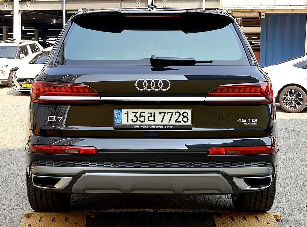 아우디 Q7 45 TDI 콰트로 프리미엄 사진 3