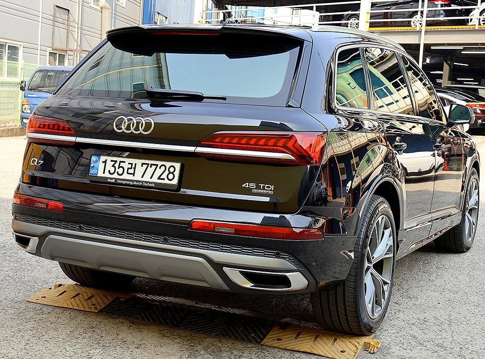아우디 Q7 45 TDI 콰트로 프리미엄 사진 4
