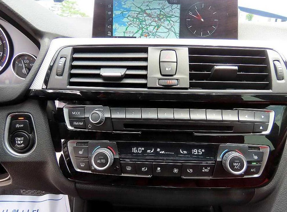 BMW 3시리즈 330i M 스포츠 사진 13