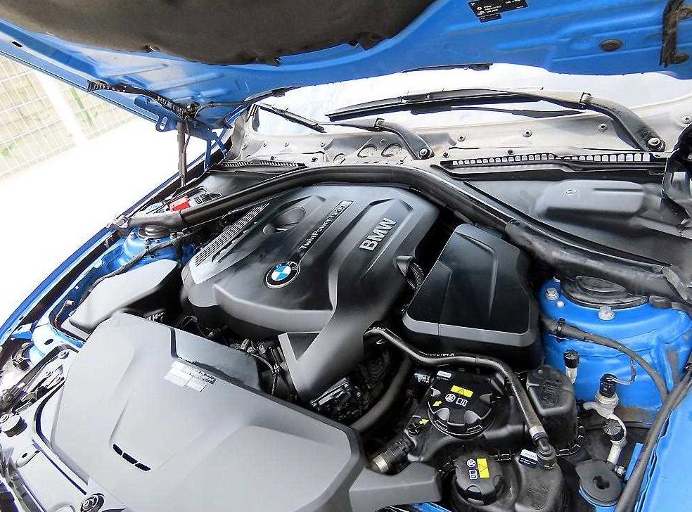 BMW 3시리즈 330i M 스포츠 사진 19