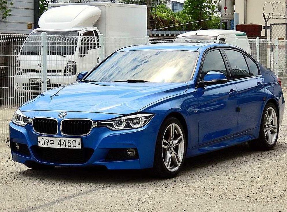 BMW 3시리즈 330i M 스포츠 사진 2