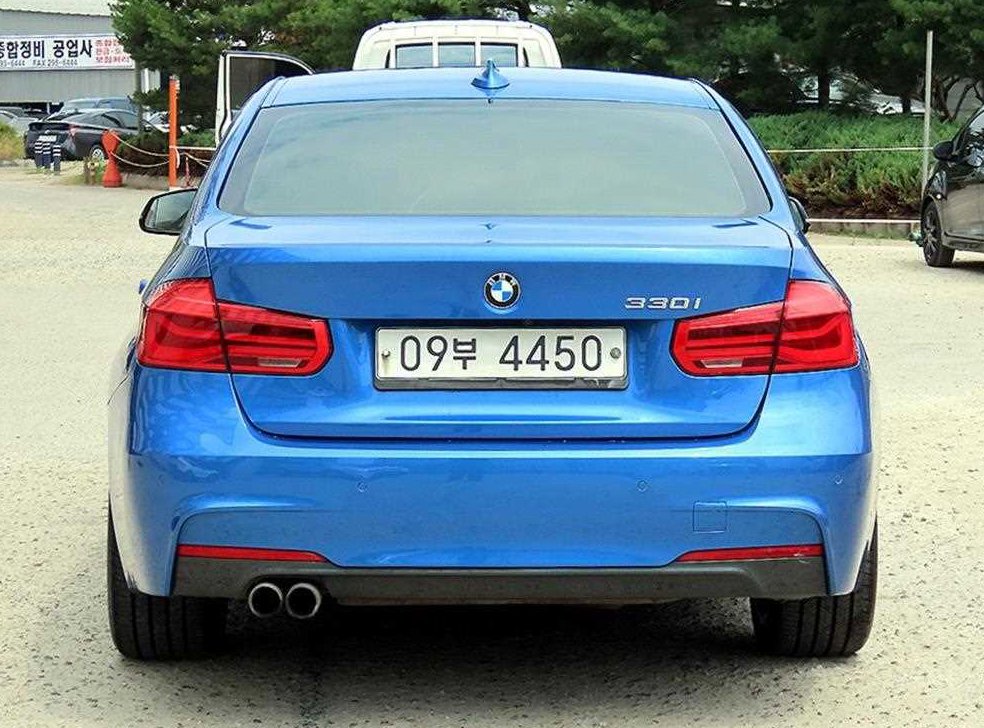 BMW 3시리즈 330i M 스포츠 사진 4