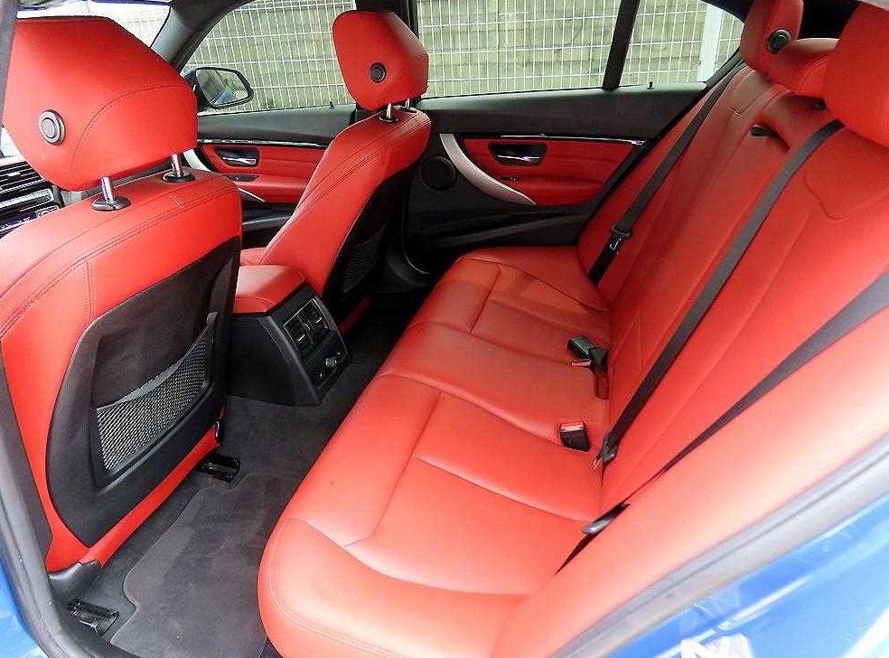 BMW 3시리즈 330i M 스포츠 사진 6