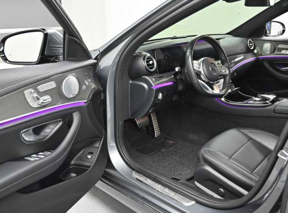 벤츠 E 클래스 E350 4MATIC AMG LINE 사진 11