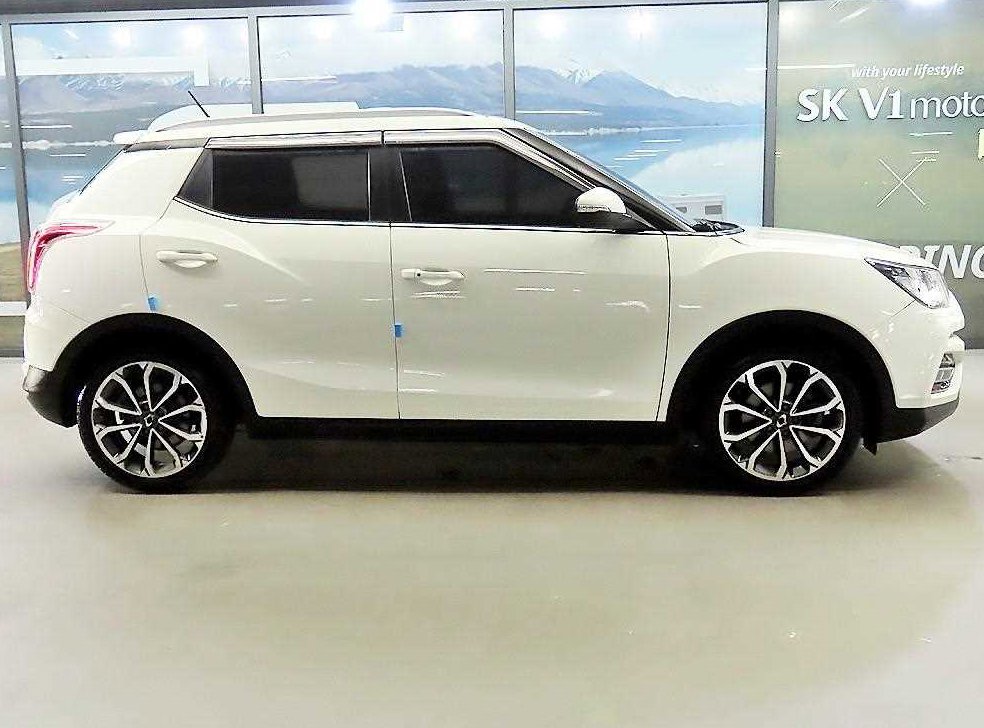 KG모빌리티(쌍용)  티볼리 2WD 가솔린 VX 사진 3