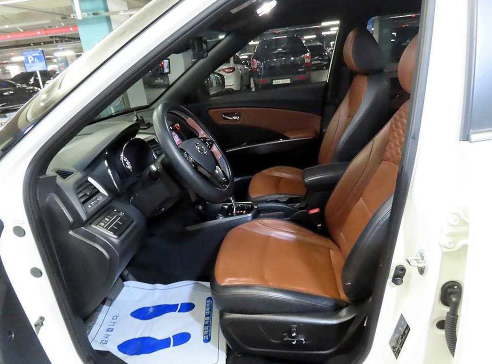 KG모빌리티(쌍용)  티볼리 2WD 가솔린 VX 사진 6