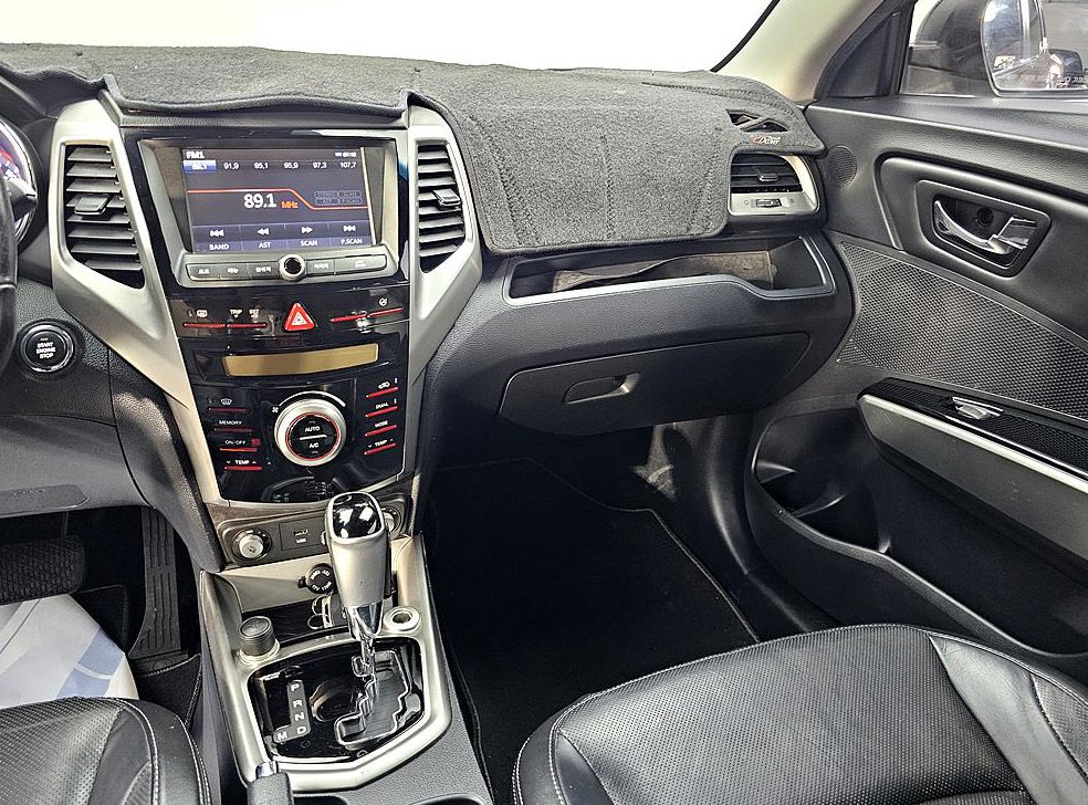 KG모빌리티(쌍용)  티볼리 가솔린 2WD 1.6 LX 사진 10