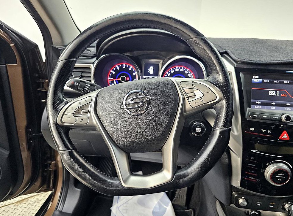 KG모빌리티(쌍용)  티볼리 가솔린 2WD 1.6 LX 사진 12
