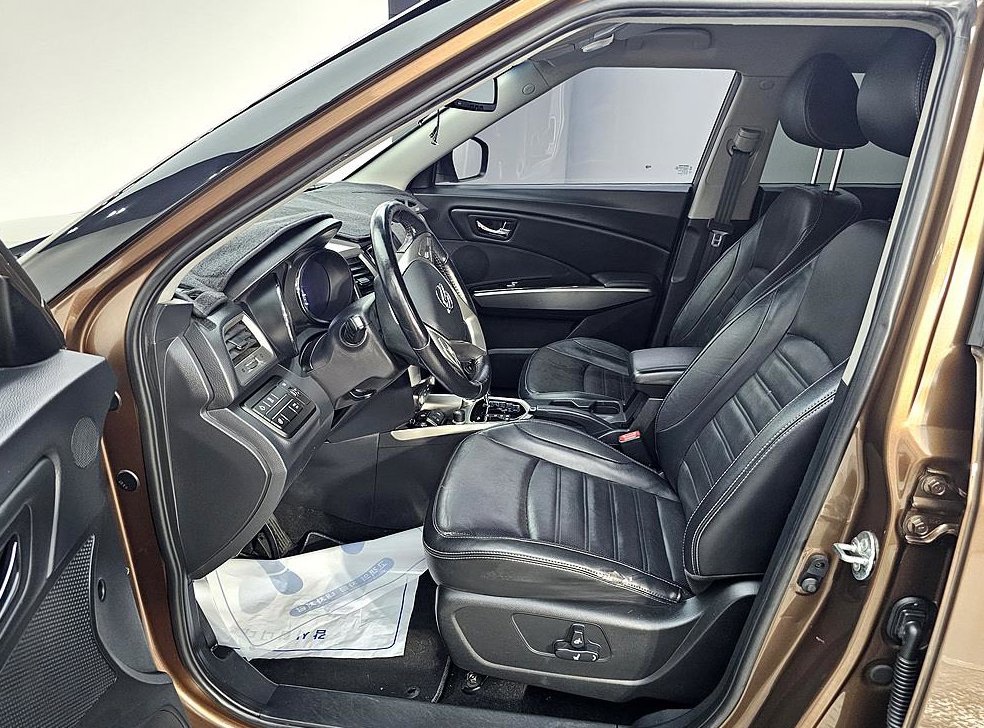 KG모빌리티(쌍용)  티볼리 가솔린 2WD 1.6 LX 사진 8