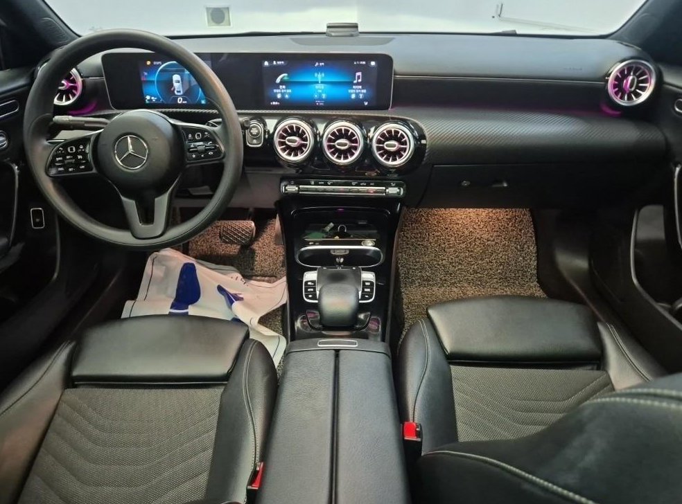 벤츠 A 클래스 A250 4MATIC 세단 사진 13