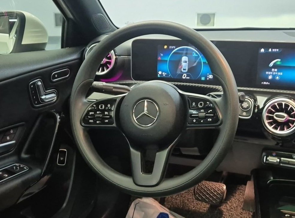 벤츠 A 클래스 A250 4MATIC 세단 사진 15
