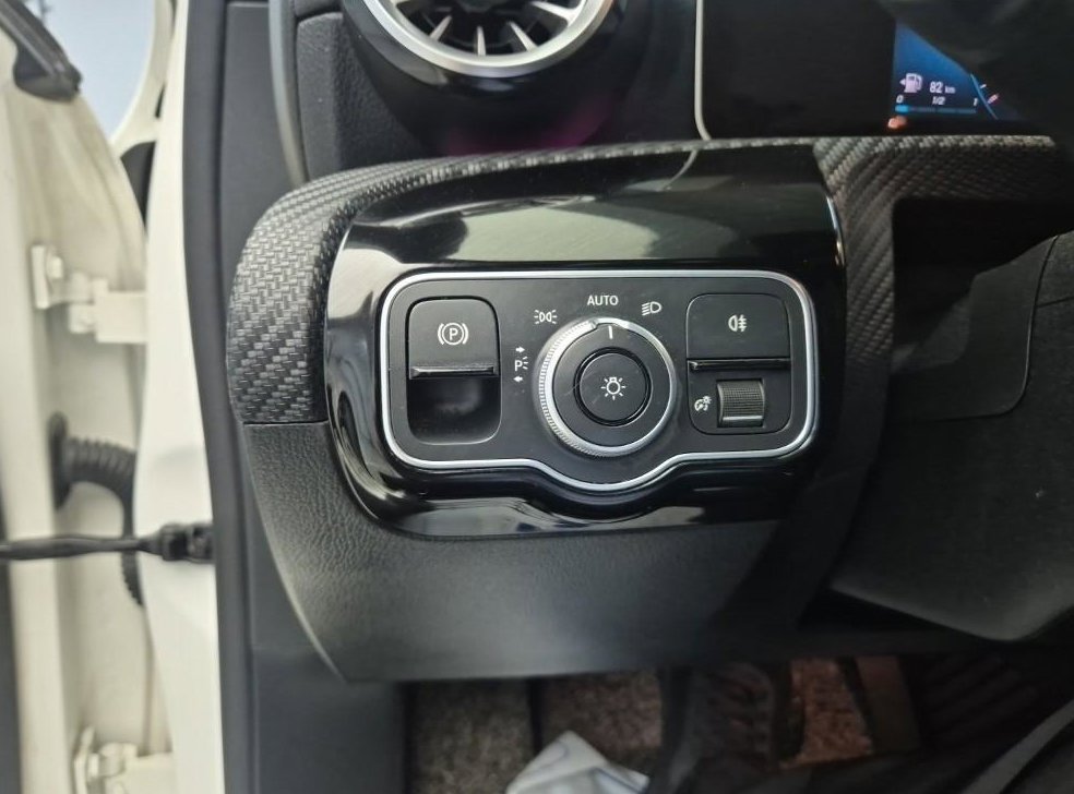 벤츠 A 클래스 A250 4MATIC 세단 사진 5
