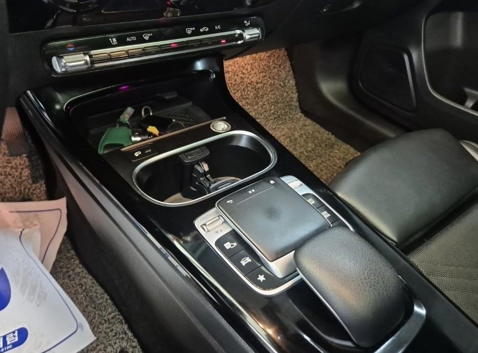 벤츠 A 클래스 A250 4MATIC 세단 사진 9