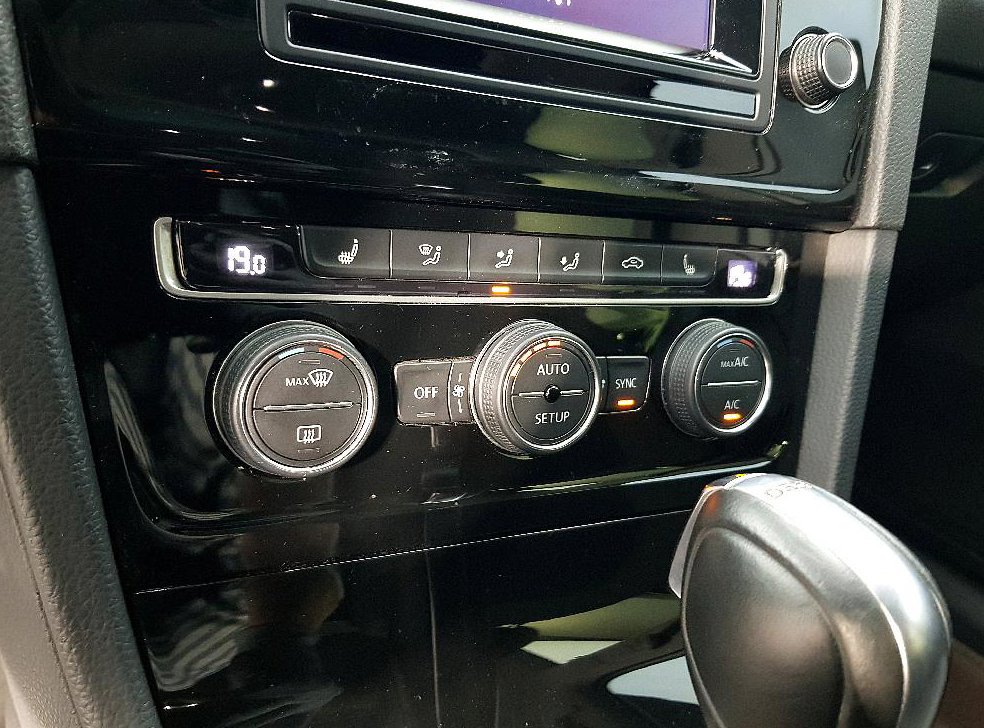 폭스바겐 골프 2.0 TDI 사진 15