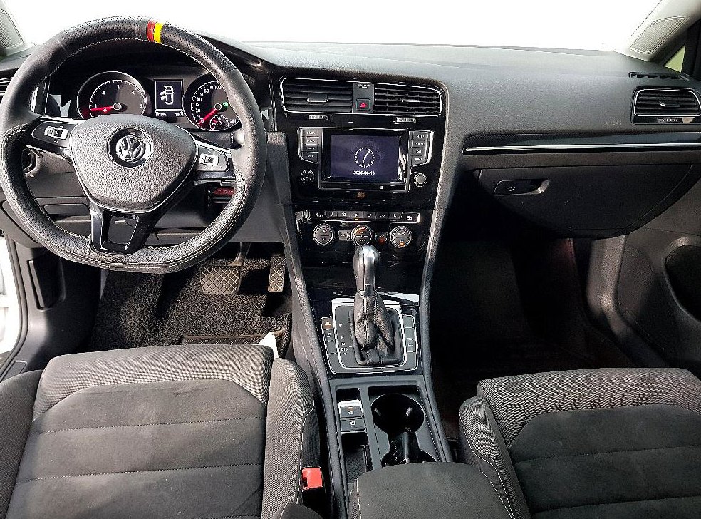 폭스바겐 골프 2.0 TDI 사진 5