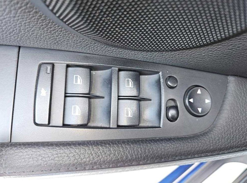 BMW 3시리즈 320d 세단 M 스포츠 사진 13