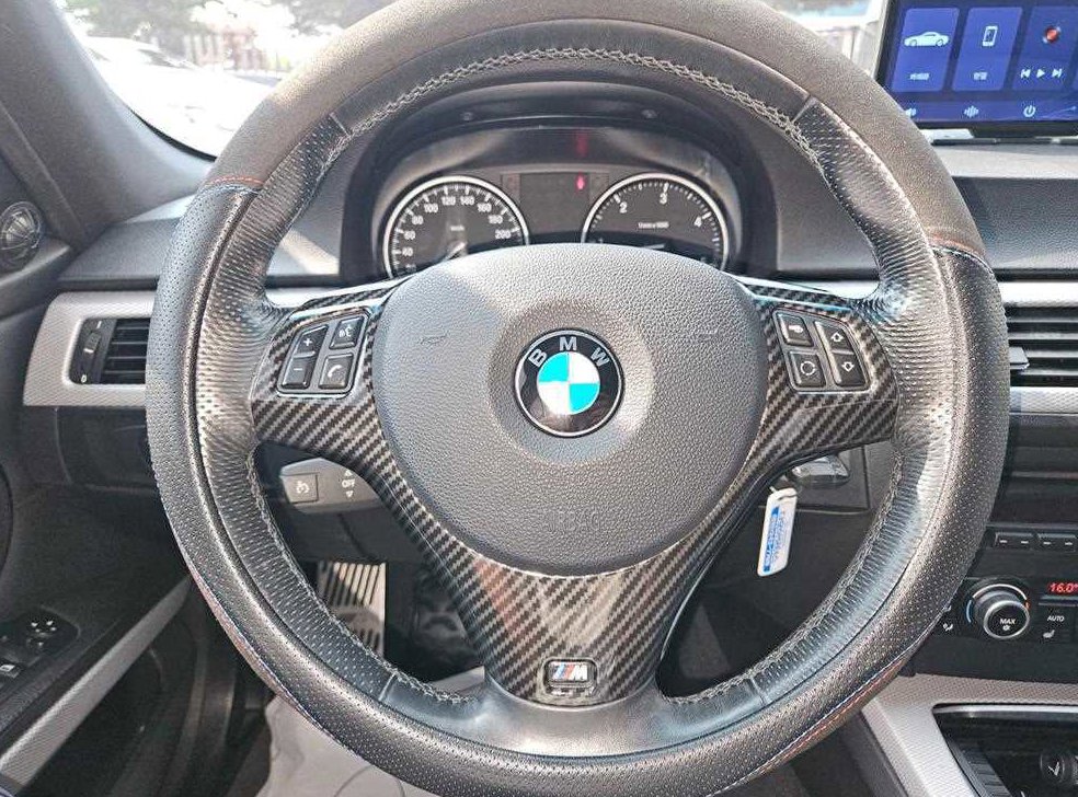 BMW 3시리즈 320d 세단 M 스포츠 사진 8
