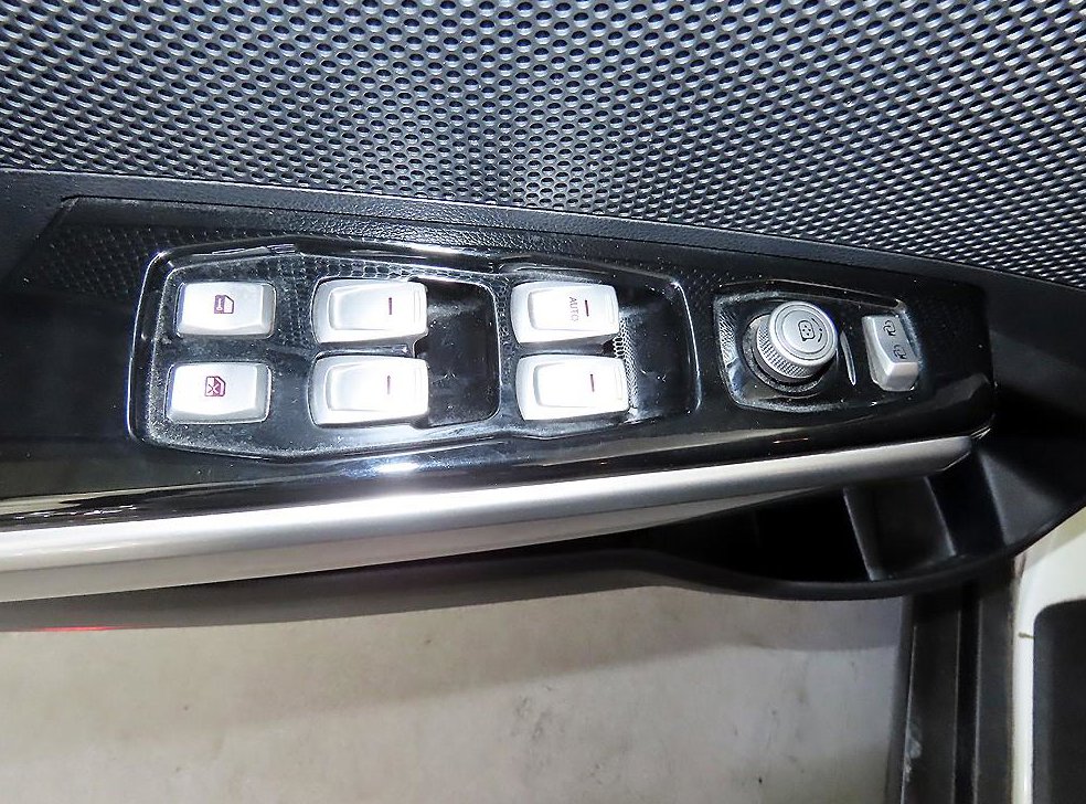 KG모빌리티(쌍용)  티볼리 가솔린 2WD 1.6 VX 사진 13