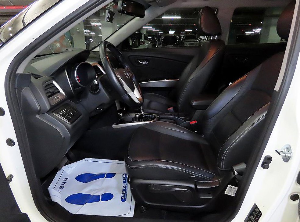 KG모빌리티(쌍용)  티볼리 가솔린 2WD 1.6 VX 사진 6