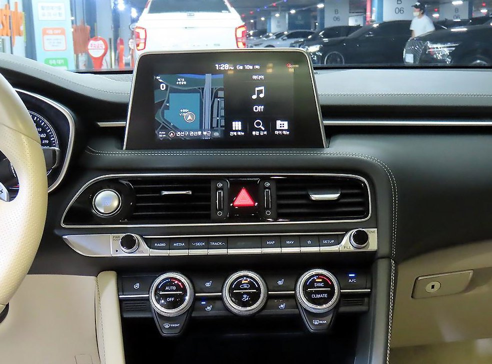 제네시스 G70 3.3T 스포츠 AWD 사진 11