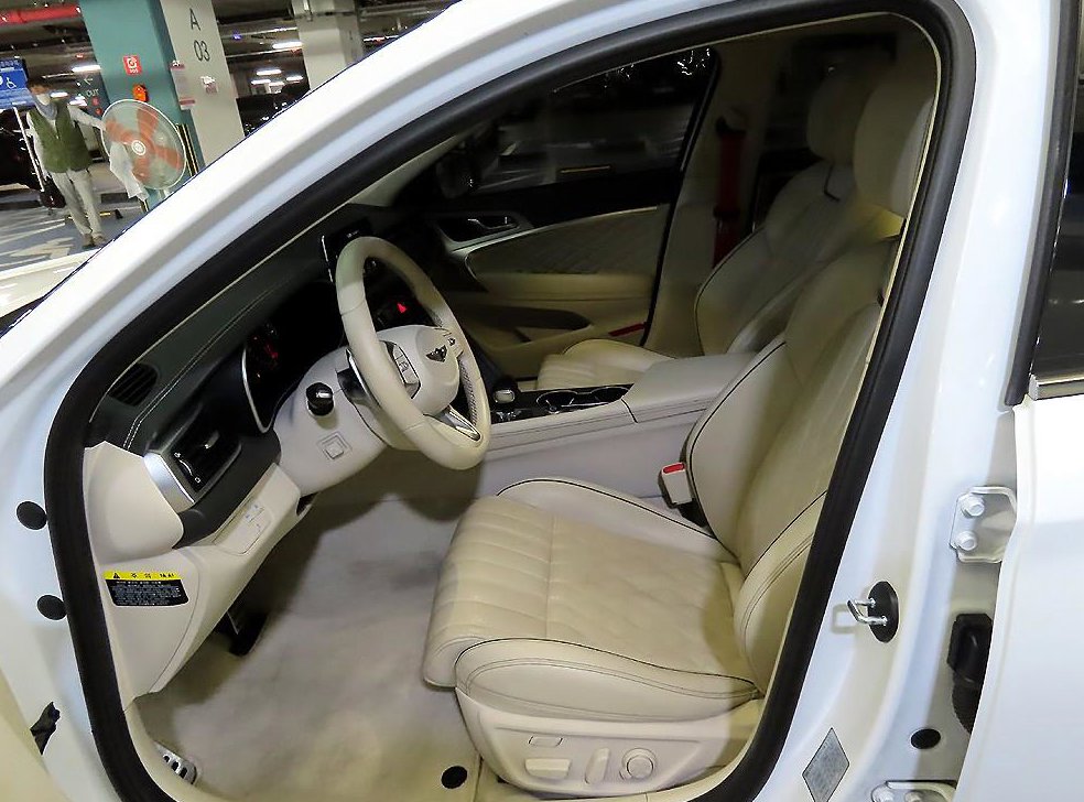 제네시스 G70 3.3T 스포츠 AWD 사진 6