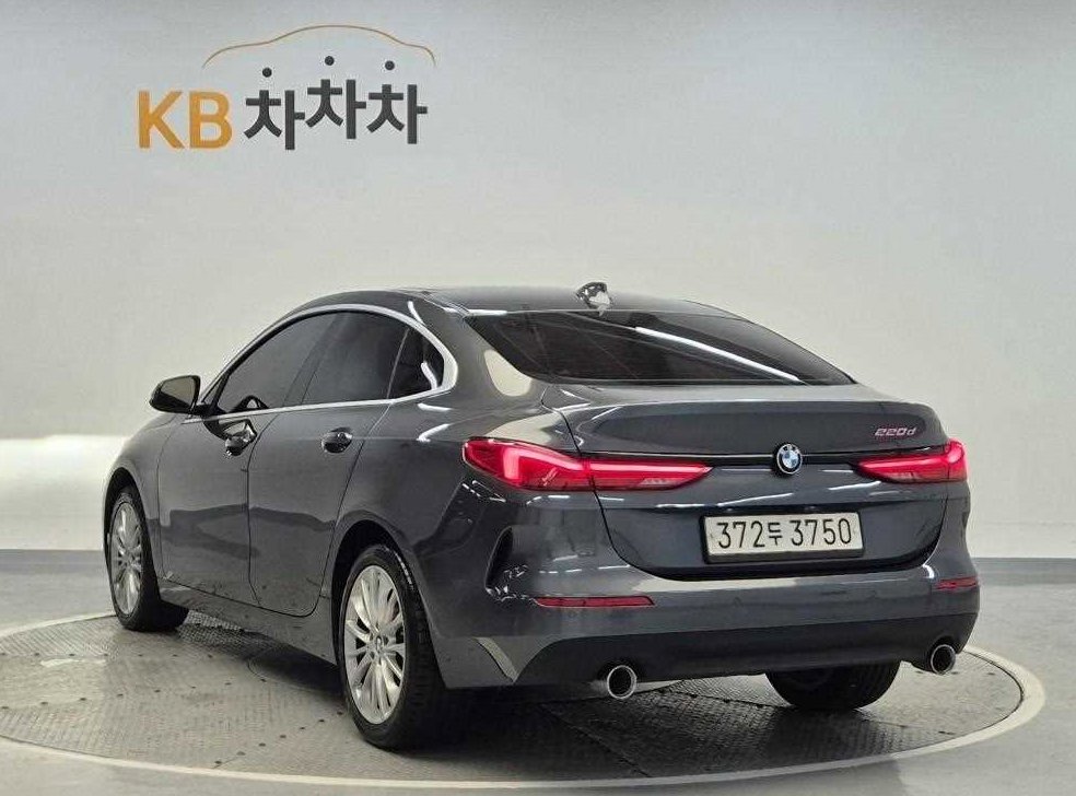 BMW 2시리즈 220d 어드밴티지 사진 2