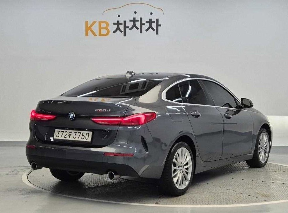 BMW 2시리즈 220d 어드밴티지 사진 3