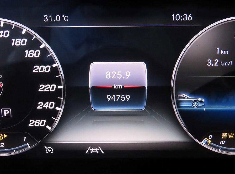 벤츠 CLS 클래스 CLS 300d AMG Line 사진 9