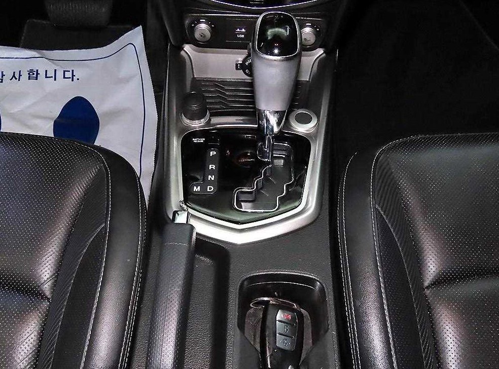 KG모빌리티(쌍용)  티볼리 가솔린 2WD 1.6 LX 사진 12