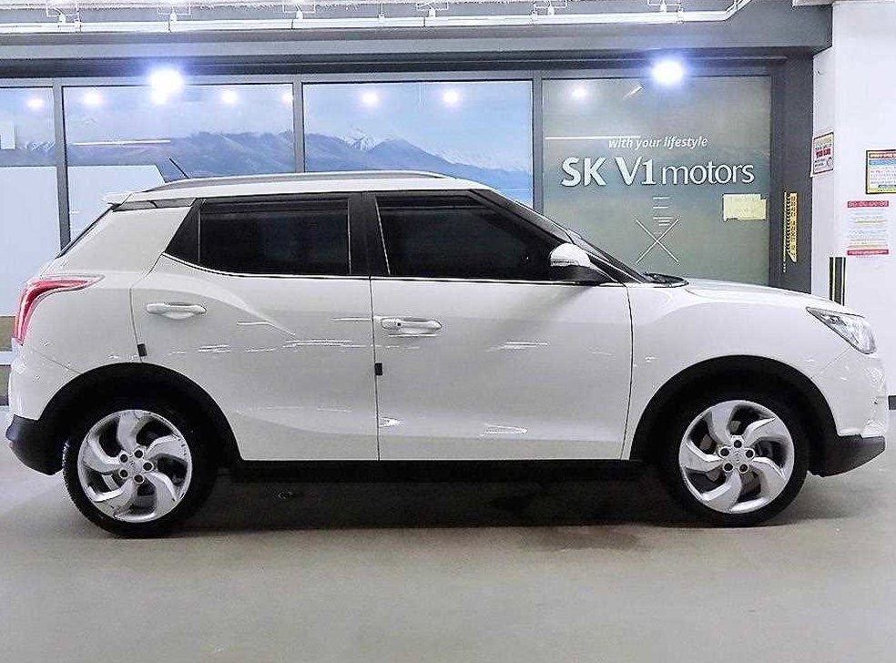 KG모빌리티(쌍용)  티볼리 가솔린 2WD 1.6 LX 사진 3