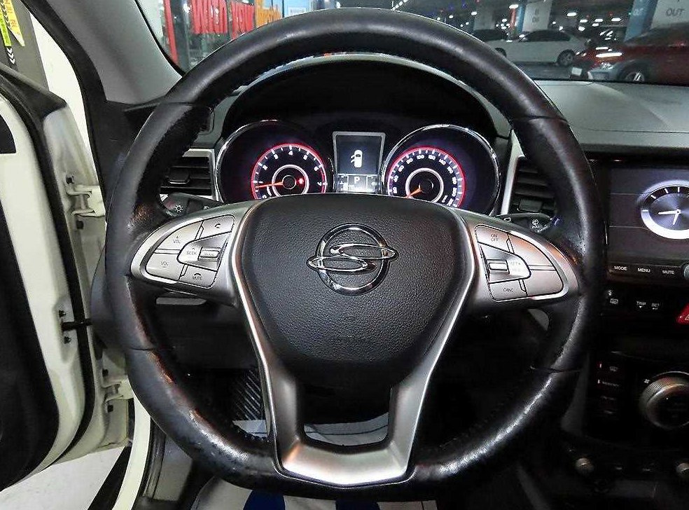 KG모빌리티(쌍용)  티볼리 가솔린 2WD 1.6 LX 사진 8