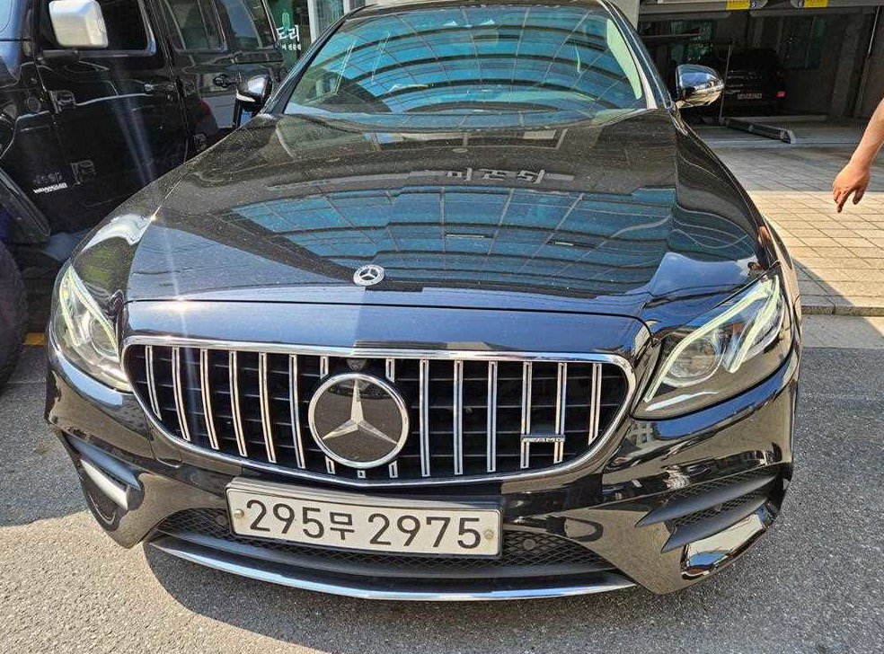 벤츠 E 클래스 E300 4MATIC AMG LINE