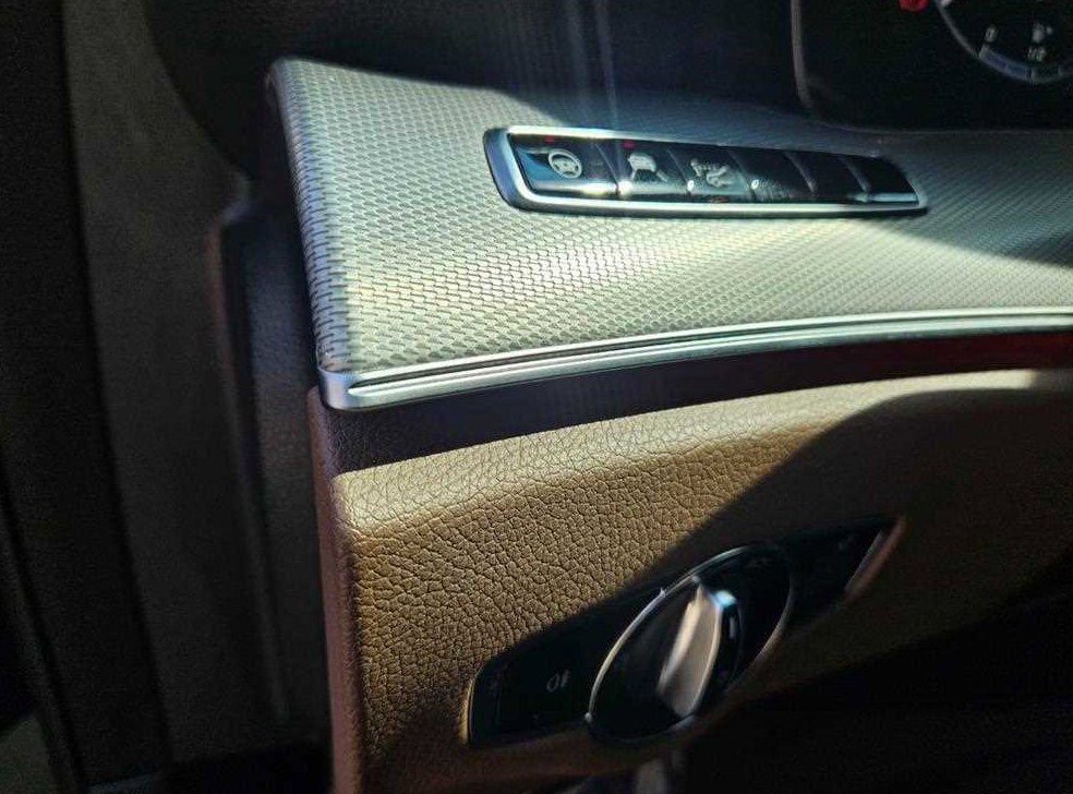 벤츠 E 클래스 E300 4MATIC AMG LINE 사진 10