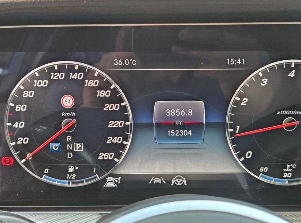 벤츠 E 클래스 E300 4MATIC AMG LINE 사진 11