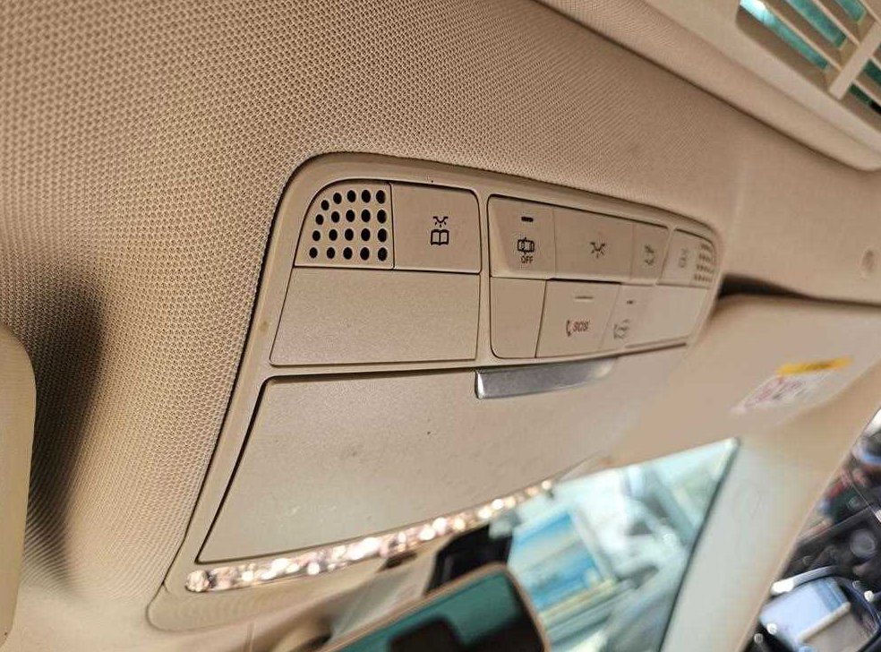 벤츠 E 클래스 E300 4MATIC AMG LINE 사진 16
