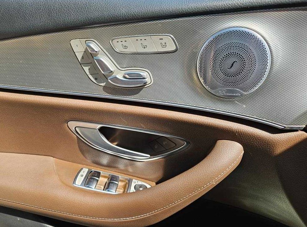 벤츠 E 클래스 E300 4MATIC AMG LINE 사진 9