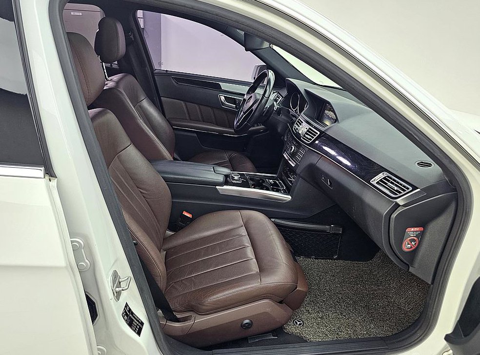 벤츠 E 클래스 E220 CDI 아방가르드 사진 11