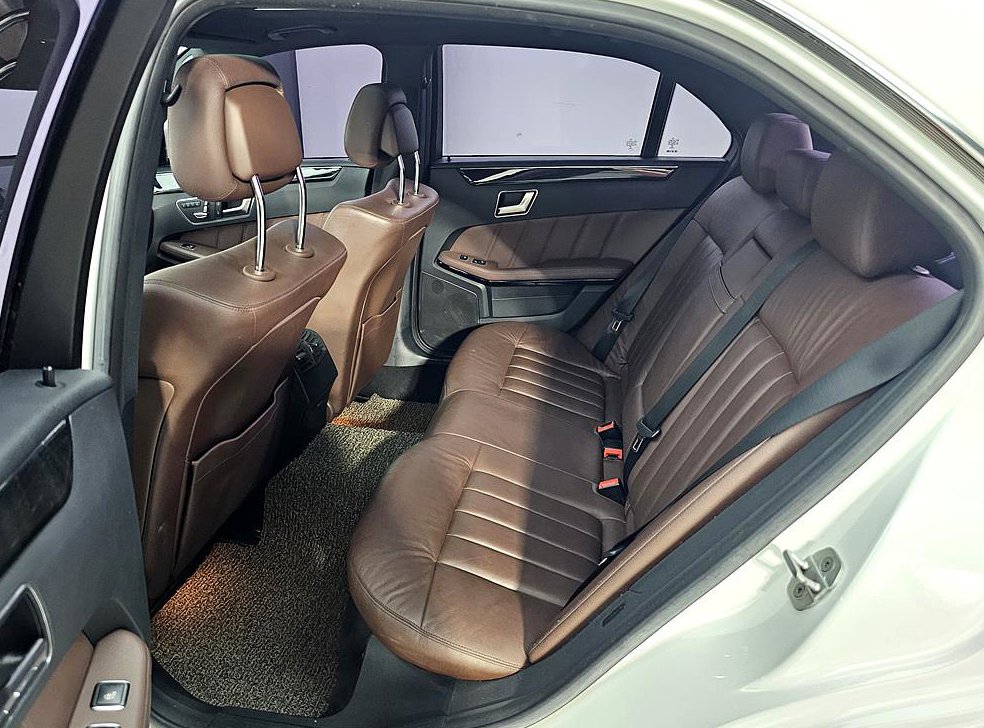 벤츠 E 클래스 E220 CDI 아방가르드 사진 9