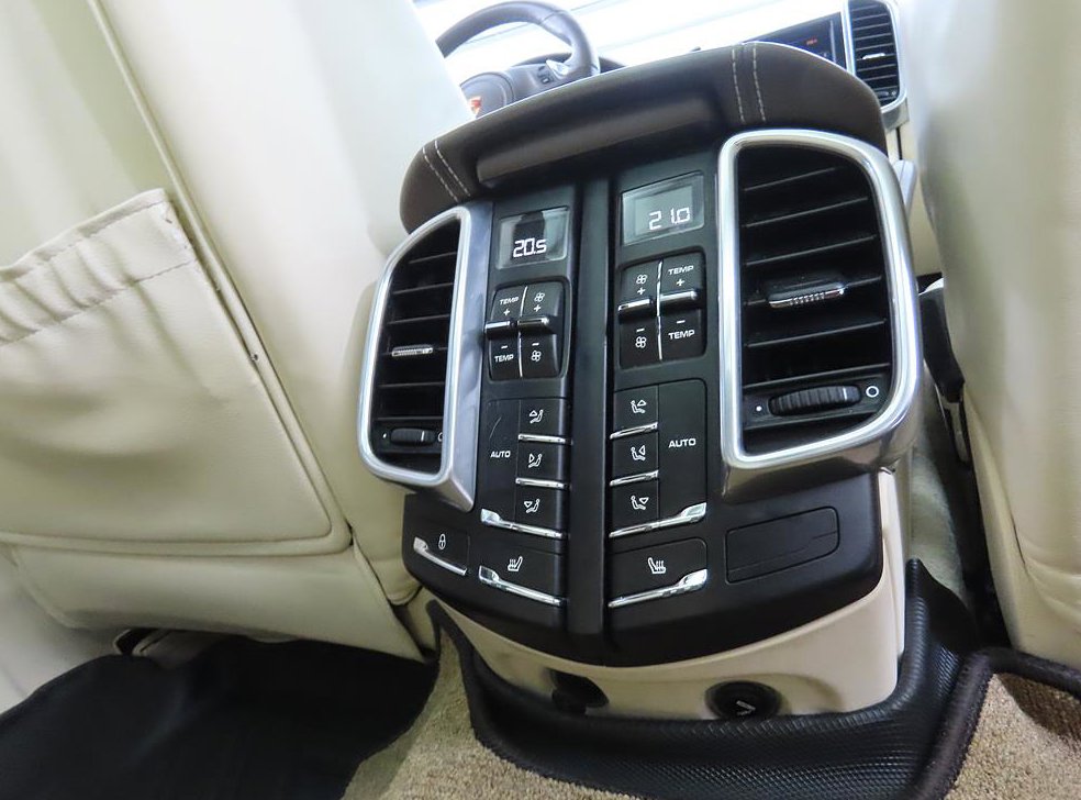포르쉐 카이엔 4.8 GTS 사진 12