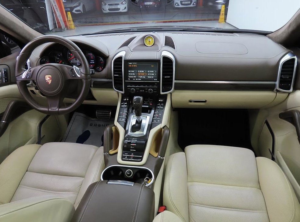 포르쉐 카이엔 4.8 GTS 사진 5