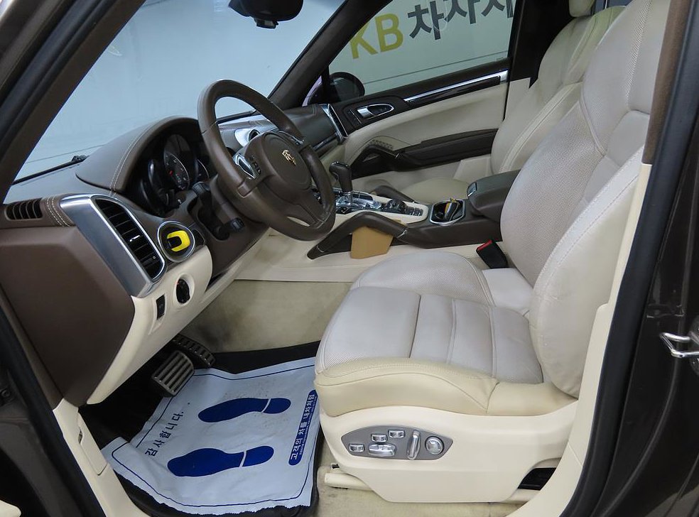 포르쉐 카이엔 4.8 GTS 사진 6