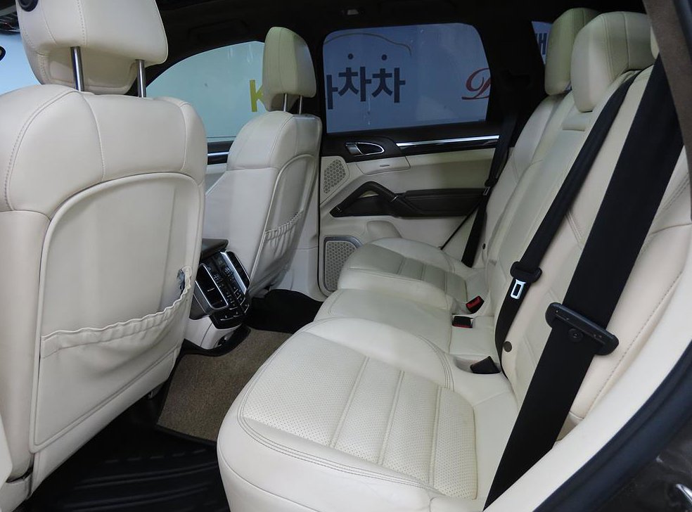 포르쉐 카이엔 4.8 GTS 사진 7