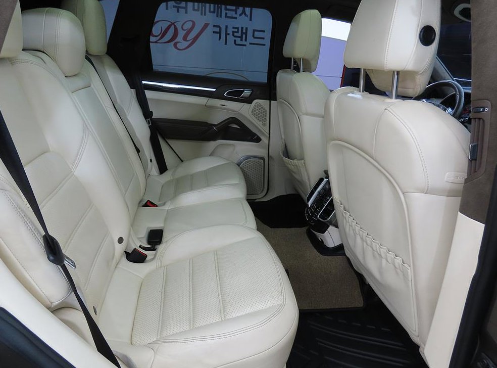 포르쉐 카이엔 4.8 GTS 사진 8