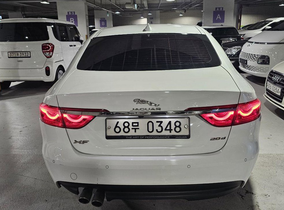 재규어 XF 2.0D 프레스티지 사진 3