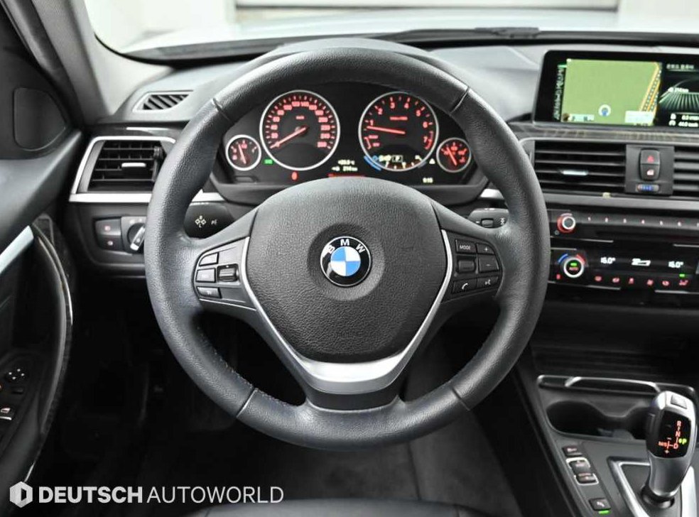 BMW 3시리즈 320i 럭셔리 사진 13